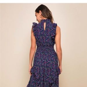 Women’s high neck lulus floral dress. Size small